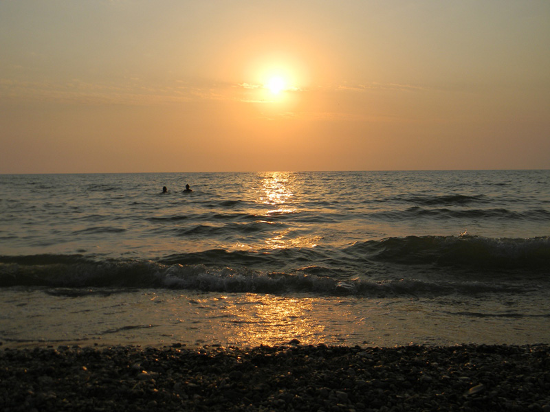 Закат на отдыхе у моря в Крыму